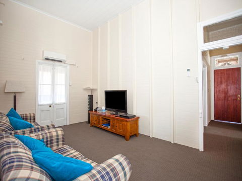 CBD Holiday Home - Northern Rivers Accommodation 2