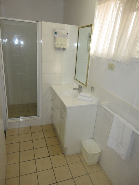 Riviera On Ruthven Motel - Northern Rivers Accommodation 4