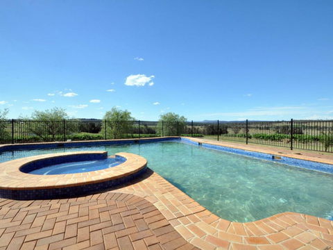 Beggars Bridge Vineyard Homestead W / Pool + Wifi + Tennis + Vineyard - Northern Rivers Accommodation 4