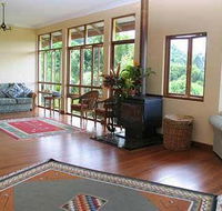 Maleny Hideaway - Northern Rivers Accommodation