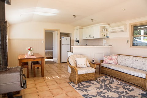 Hillview Cottages - Northern Rivers Accommodation 5
