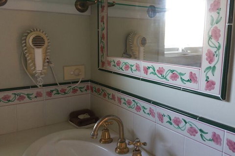 Casablanca Enchanted Cottage - Adults Only - Northern Rivers Accommodation 4