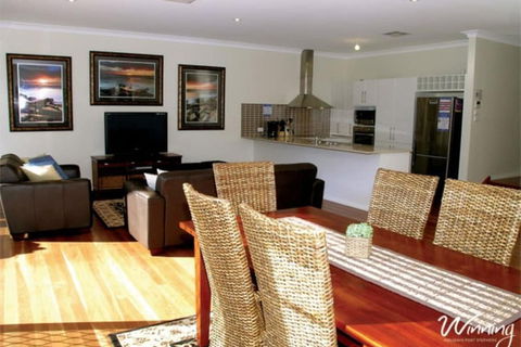 Two Beaches, 74B Blanch Street - Northern Rivers Accommodation 6