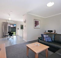 Hamilton Standard Apartment - Northern Rivers Accommodation