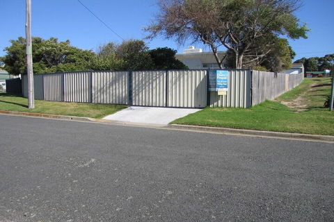 Elusive Penguin - Northern Rivers Accommodation 2