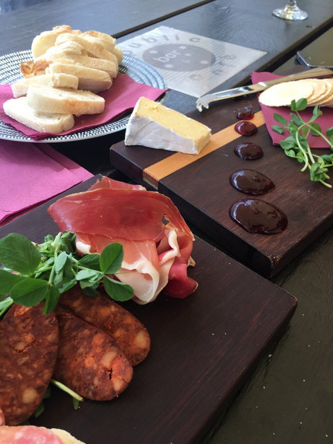 Republic Bar & Cafe - Northern Rivers Accommodation 3