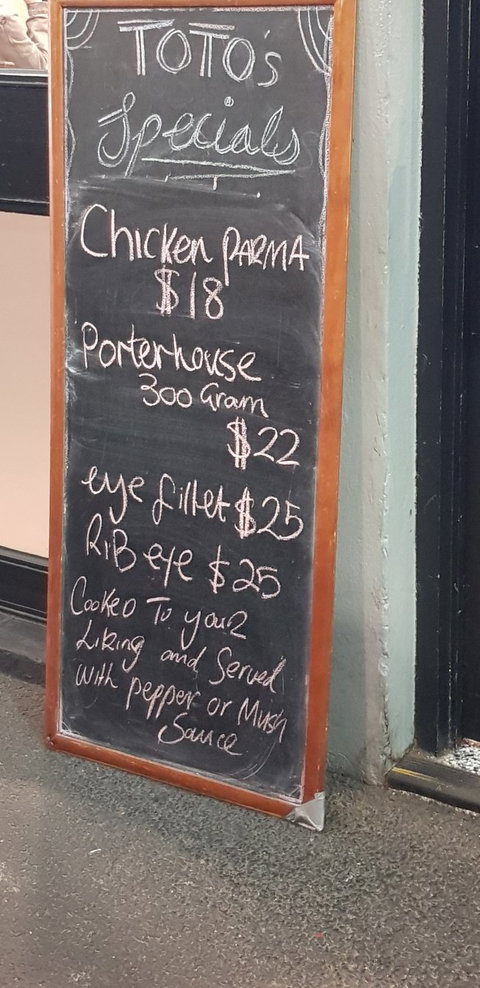 Toto's Pizza House - Northern Rivers Accommodation 19