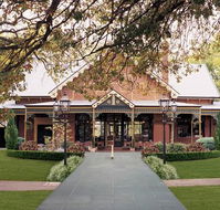 Pipers by the Lake - Northern Rivers Accommodation