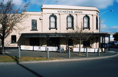The Munster Arms Hotel - Northern Rivers Accommodation 0