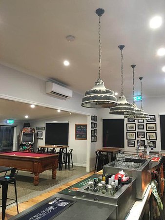 Hearn's Meredith Hotel - Northern Rivers Accommodation 0