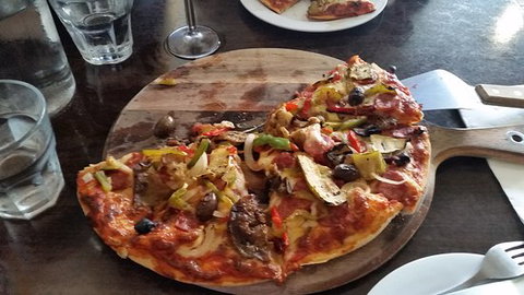Giuliani's Family Pizzeria - Northern Rivers Accommodation 0