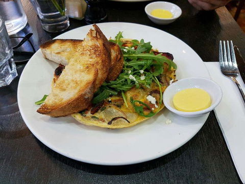 Cirque Cafe - Northern Rivers Accommodation 0
