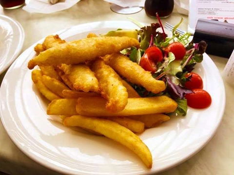 Restaurant And Bar At Noosa Heads Surf Club - Northern Rivers Accommodation 0