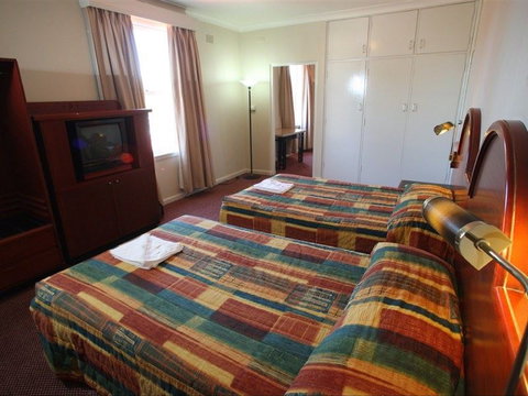 The Berkeley Hotel - Northern Rivers Accommodation 1