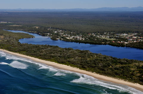 Stuarts Point Tavern / Yarrahinni Hotel - Northern Rivers Accommodation 0