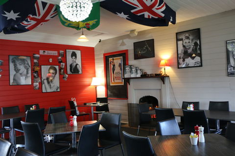RnR's Diner - Northern Rivers Accommodation 1