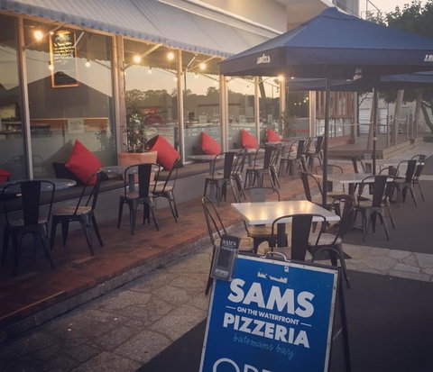 Sam's Pizzeria On The Waterfront - Northern Rivers Accommodation 2