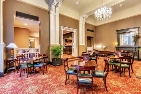 The Orient Bar & Dining Room - Northern Rivers Accommodation 2