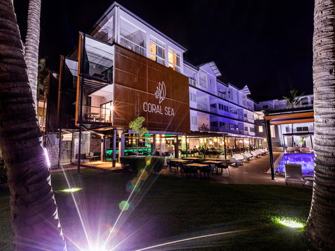 The Rocks - Restaurant, Bar, Pool Club - Northern Rivers Accommodation 0