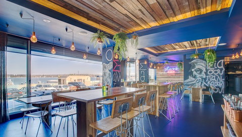 STAV'S - DRINKS, EATS & BEATS - Northern Rivers Accommodation 0