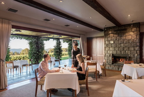 The Peak Restaurant At Spicers Peak Lodge - Northern Rivers Accommodation 0