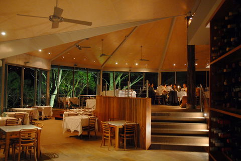 Chris's Restaurant - Northern Rivers Accommodation 1