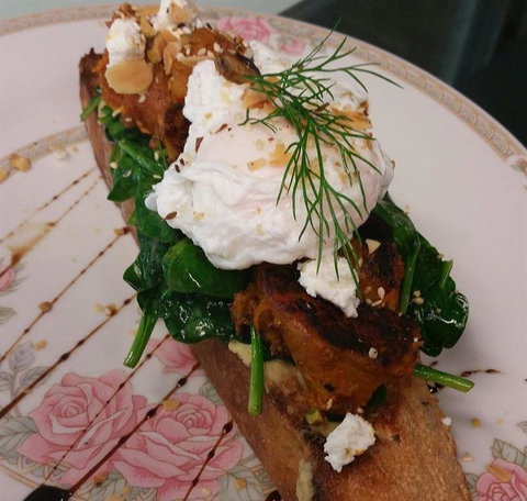 Daily Dose Cafe Wine Bar - Northern Rivers Accommodation 4