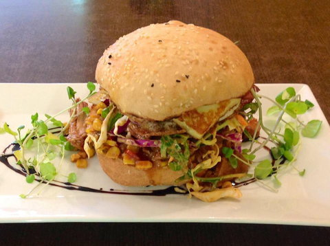 The Rare Pear - Holland Park - Northern Rivers Accommodation 0