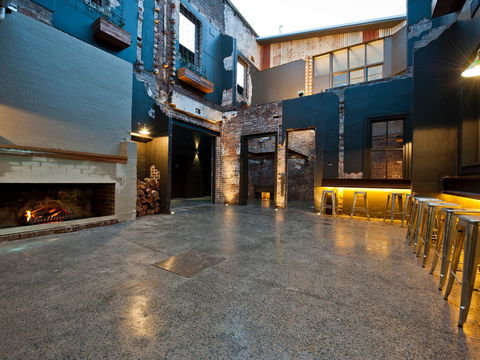 Royal Hotel Queanbeyan - Northern Rivers Accommodation 2