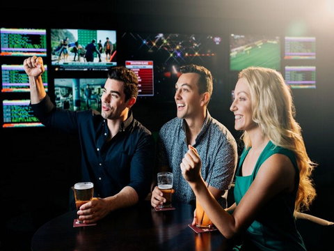 Steelers Leagues Club - Northern Rivers Accommodation 1