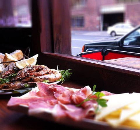 Mid City Bar And Grill - Northern Rivers Accommodation 19