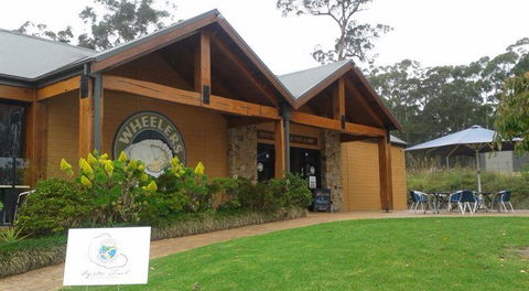 Wheelers Seafood Restaurant - Northern Rivers Accommodation 7