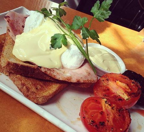 Agatha's Licensed Cafe - Northern Rivers Accommodation 9