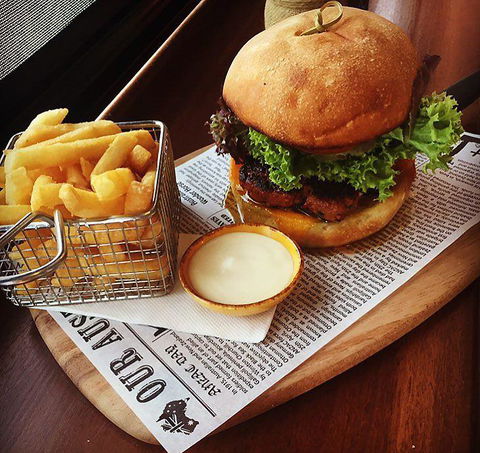 Agatha's Licensed Cafe - Northern Rivers Accommodation 5