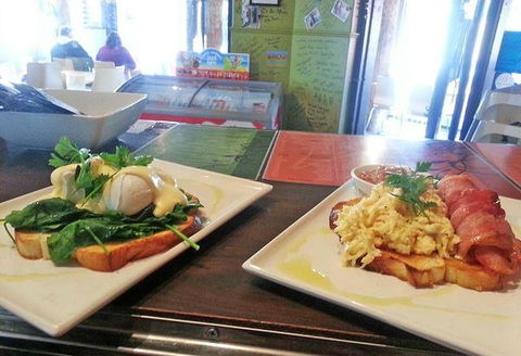 Agatha's Licensed Cafe - Northern Rivers Accommodation 7