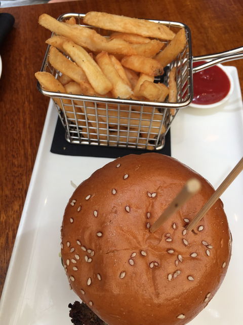 Adelphi Grill - Northern Rivers Accommodation 4