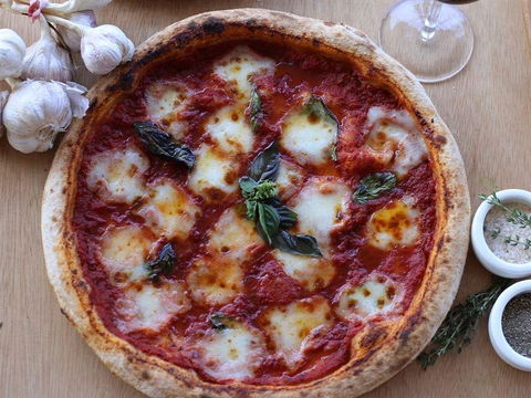Arlo's Pizzeria - Northern Rivers Accommodation 5
