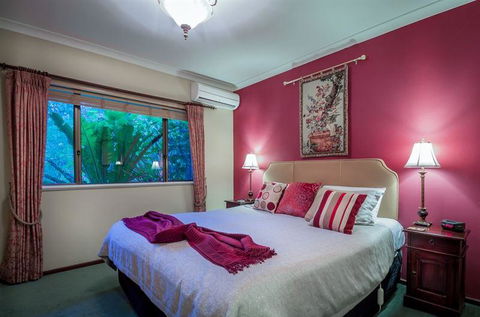 Ruby's Cafe - Northern Rivers Accommodation 21