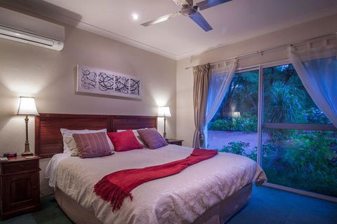 Ruby's Cafe - Northern Rivers Accommodation 23