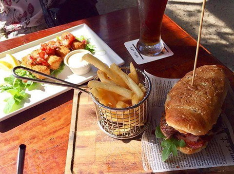 The Windsor Hotel - Northern Rivers Accommodation 9