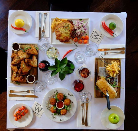 The Windsor Hotel - Northern Rivers Accommodation 10