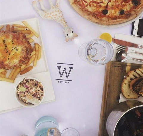 The Windsor Hotel - Northern Rivers Accommodation 48