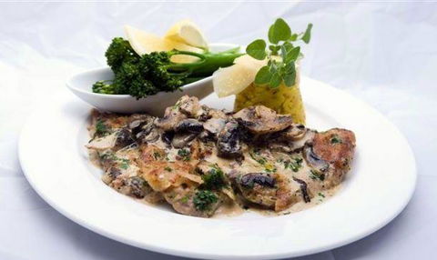 Belluci's Woden - Northern Rivers Accommodation 13