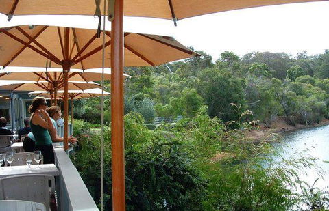 Flutes Restaurant - Northern Rivers Accommodation 6