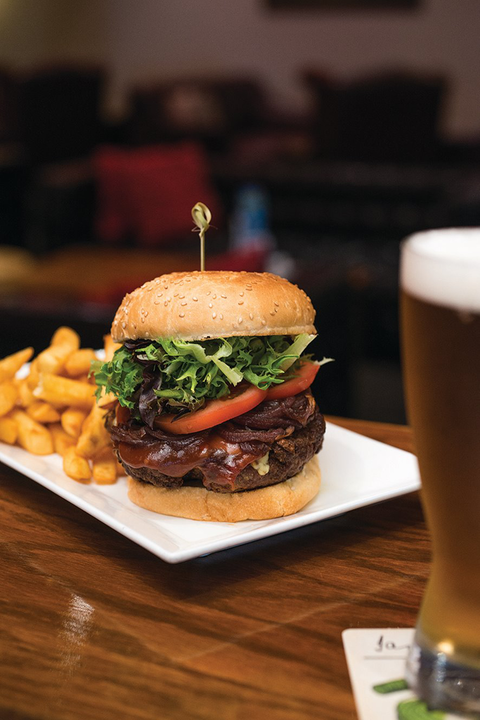 Dolly’s Bar & The Hibiscus Tavern - Northern Rivers Accommodation 1