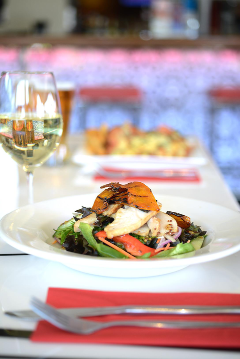 Dolly’s Bar & The Hibiscus Tavern - Northern Rivers Accommodation 4