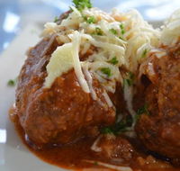 Manolis Greek Taverna - Northern Rivers Accommodation