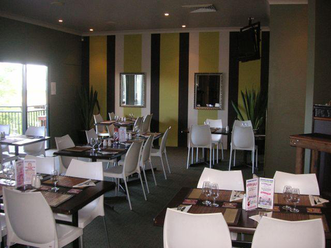 Currumbin Creek Tavern - Northern Rivers Accommodation 1