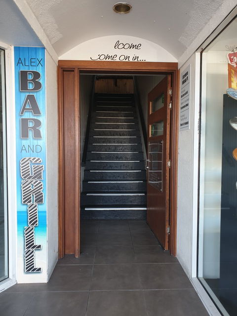 The Alex Bar & Grill - Northern Rivers Accommodation 4