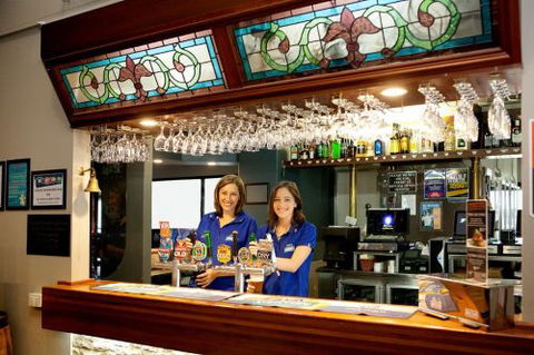 Manning River Hotel - Northern Rivers Accommodation 1